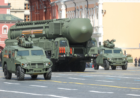 «Выглядят непобедимыми»: Трамп пришел в восторг после кадров Парада Победы