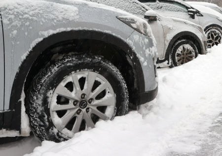 Юрист рассказала за какой новогодний декор для автомобиля могут лишить прав