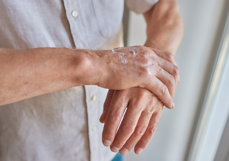 Россиянам рассказали, как защитить кожу от зимних морозов