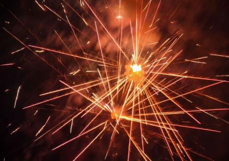 В Тольятти новогодний салют залетел в квартиру и устроил пожар на балконе