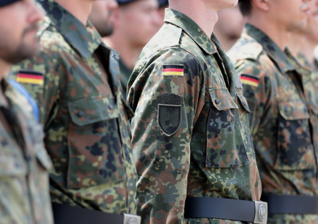 В Германии до 700 тыс. призывников могут поставить на воинский учет