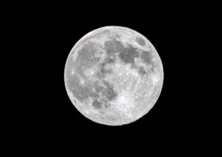 Раскрыта дата первого в этом году суперлуния