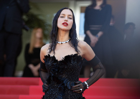 Ирина Шейк опубликовала ультрарусские фото с Нового года в Нью-Йорке