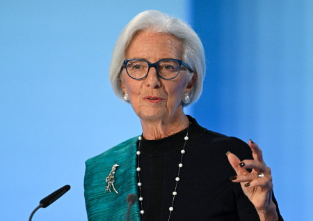 Главного банкира ЕС уличили в несостыковках с доходами