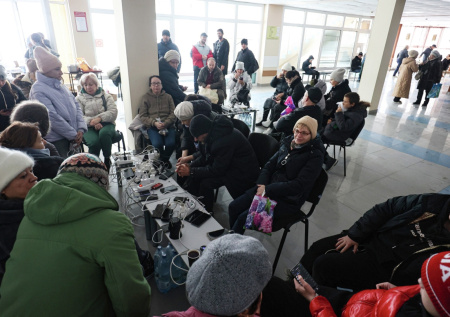 Оставшихся без света жителей Кубани решили напоить чаем с горячими пирогами