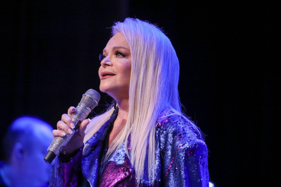 Лариса Долина