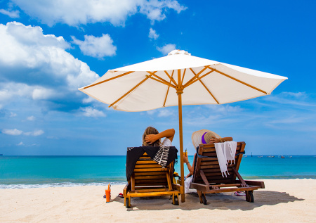 Неженатым туристам запретили заниматься сексом на популярном курорте