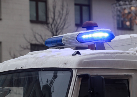 Дебошир на Lada пошел врукопашную на припаркованную во дворе «Газель»