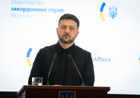 Зеленский предложил новые кадровые перестановки на Украине