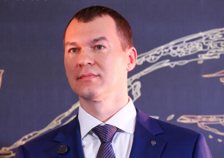 Глава Минспорта Дегтярев показал новый олимпийский талисман России