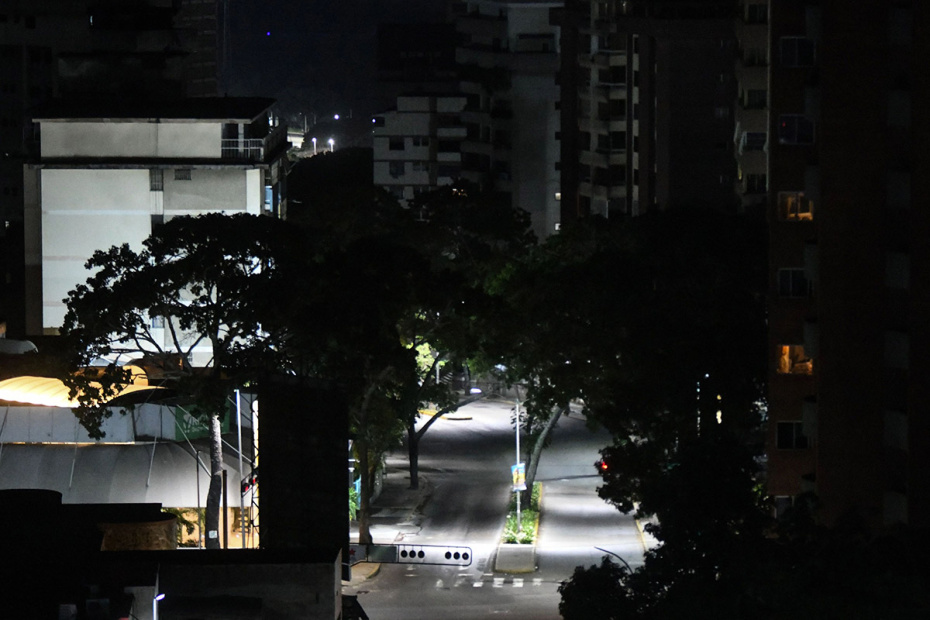 Серия мощных взрывов прогремела в столице Венесуэлы Каракасе ночью 3 января