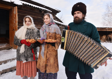 Священник объяснил, можно ли православным колядовать в Рождество