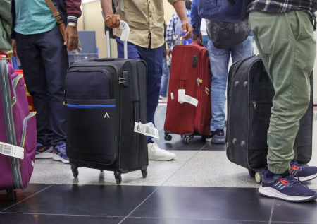 Тысячи пассажиров застряли в Европе из-за сбоев связи в Греции