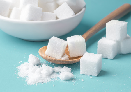 Диетолог посоветовал есть обычный сахар вместо сахарозаменителей