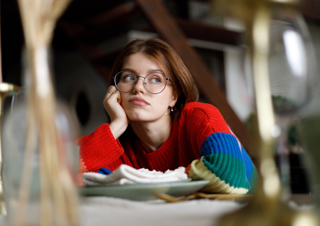 Психолог рассказала, как справиться с одиночеством в новогодние праздники