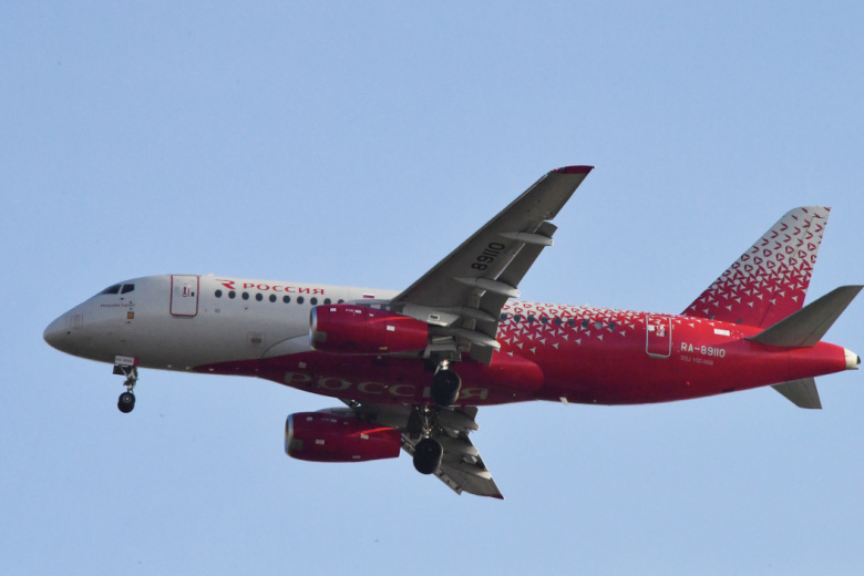 Самолет Sukhoi Superjet 100-95B авиакомпании «Россия»