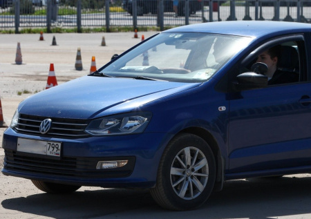 Глава Росстандарта высказался о запрете праворульных машин в России