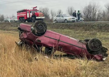 Наезд на обочину стал причиной гибели женщины и четырехлетнего мальчика