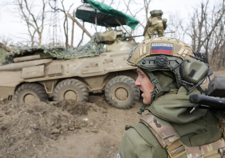 «Затевается битва за Донбасс»: военэксперт о продвижении ВС РФ