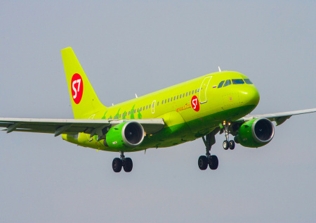 Самолет не смог приземлиться в Новосибирске с пятой попытки