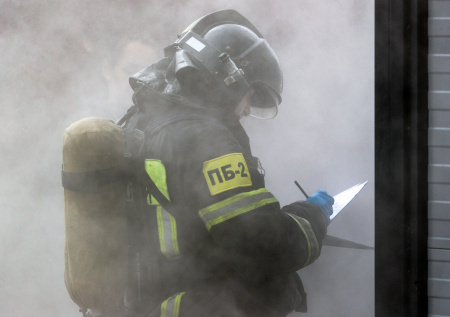 Москвичей массово эвакуировали из ТЦ из-за вспышки жира