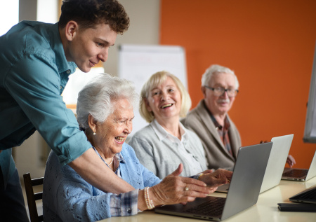 Пенсионерам в России сообщили приятную новость о работе