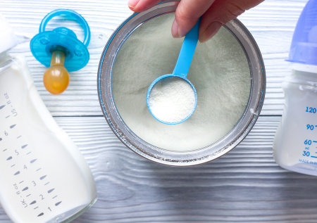 На полках российских магазинов нашли детское питание с опасным токсином