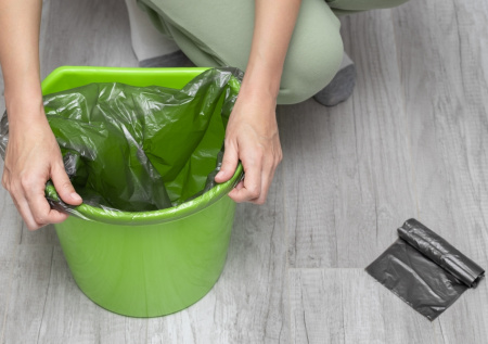 Забудьте про вонь из ведра: три копеечных трюка, которые действительно работают — корицу достаем!