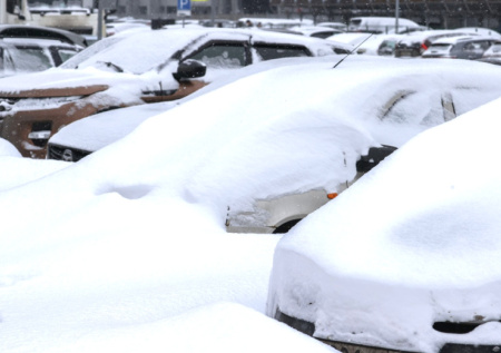 Мощный снегопад парализовал Европу