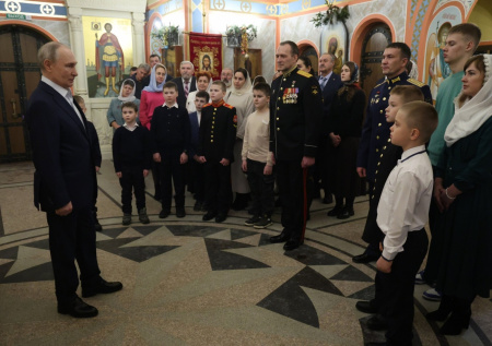 «Пусть будет рядом»: Путин поздравил военнослужащих с Рождеством