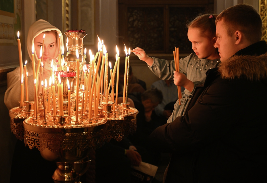 Рождественское богослужение в Александро-Невском кафедральном соборе в Симферополе
