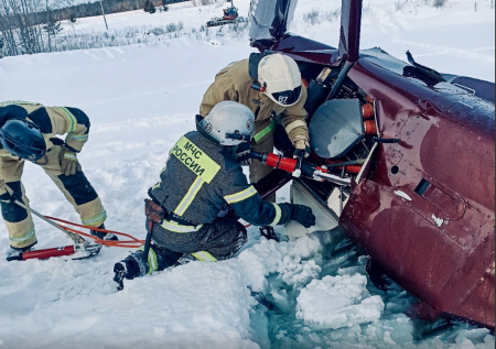 Момент крушения вертолета в Пермском крае попал на видео
