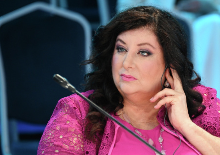 Экс-помощница Байдена сбежала в Россию и начала учить русский язык