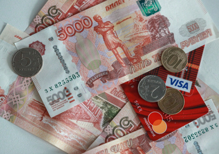 Перечислены регионы РФ с зарплатой больше 100 тыс. рублей