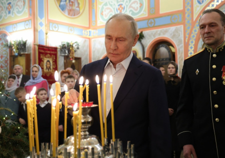 Путин встретил Рождество вместе с Героями России и их семьями