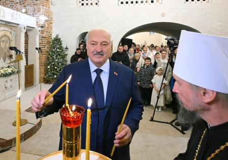 Лукашенко нашел дорогу к храму
