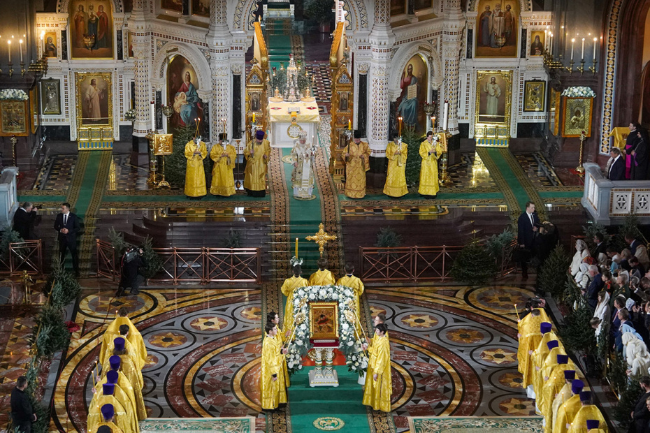 Ночное рождественское богослужение в храме Христа Спасителя в Москве