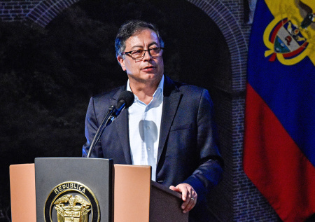 Президент Колумбии поговорил с Трампом и опубликовал фото с намеком