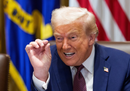 Трамп хочет присоединить к США один остров