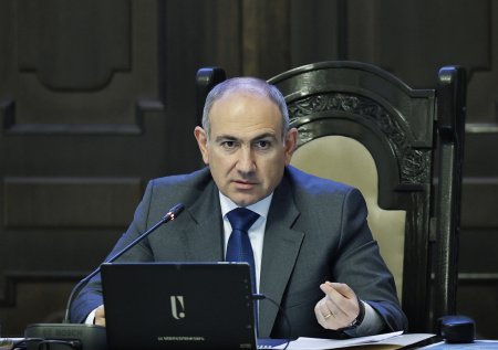 Пашинян: Ереван и Баку начали обмен списками товаров для возможной торговли