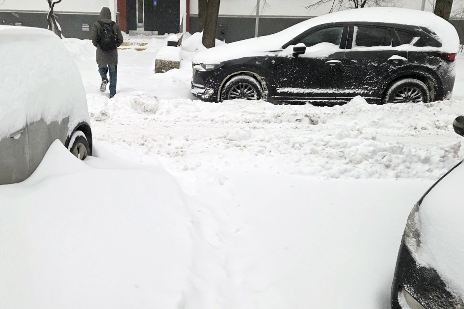 Снегопад на улицах Москвы