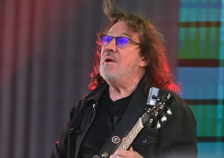 Смерть детей и брата, Пугачева, проблемы со здоровьем: как живет Кузьмин