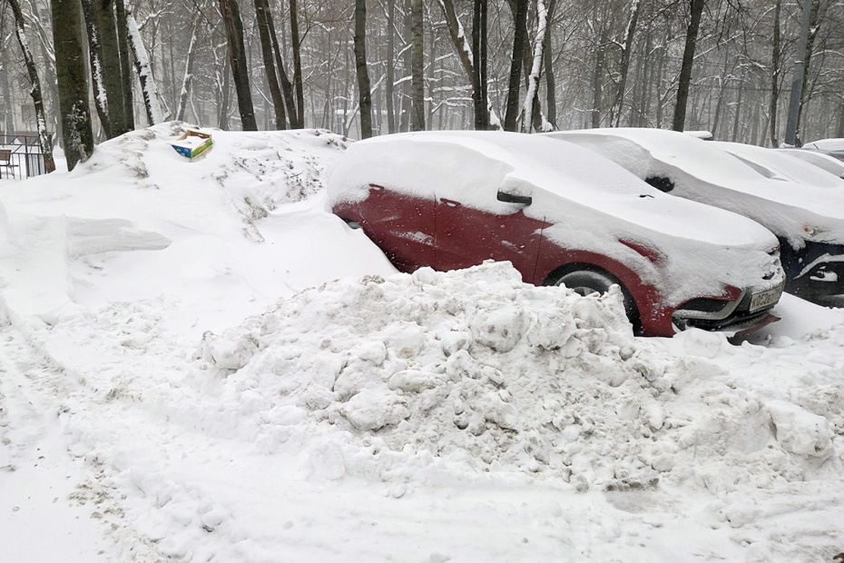 Снегопад на улицах Москвы