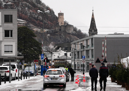 В Швейцарии арестовали владельца загоревшегося бара, где погибли 40 человек