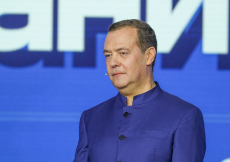 «Выстоим и в этот раз»: Медведев высказался о новых санкциях США