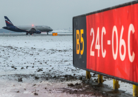 Аэропорты Москвы приняли тысячу рейсов после погодного коллапса