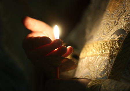 Священник объяснил значение снов, когда покойные зовут «к себе»