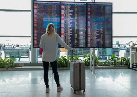 Ситуация в аэропортах РФ 10 января: проблемы с багажом, отмены рейсов
