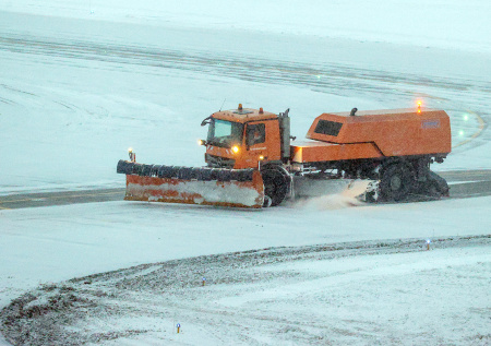 Непогода в Москве срывает планы авиапассажиров