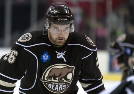 Матч юниоров АХЛ закончился кулачным боем